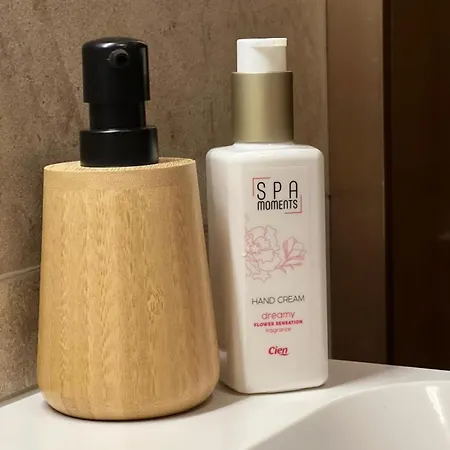 Luxury Private With Golden Bath, Cinema And Sauna *