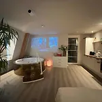 Appartement Luxury Private With Golden Bath, Cinema And Sauna Bodegraven
